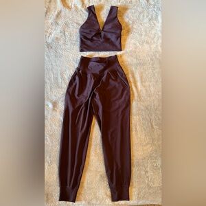 Old Navy Women's burgundy Jogger and tank set